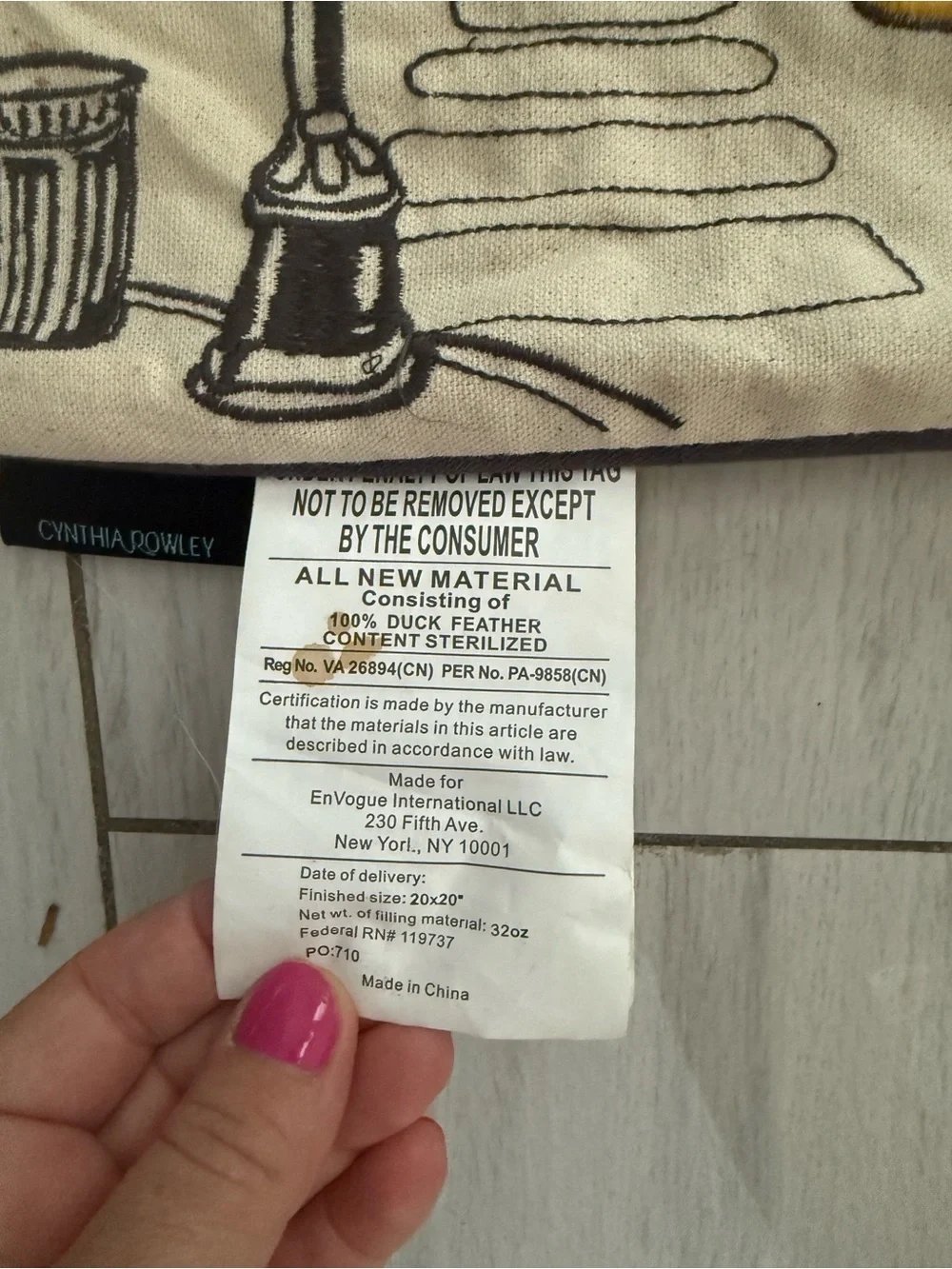 2 Cynthia Rowley London & NY City Escape Embroidered Pillow  Covers 19.5 by 19.5